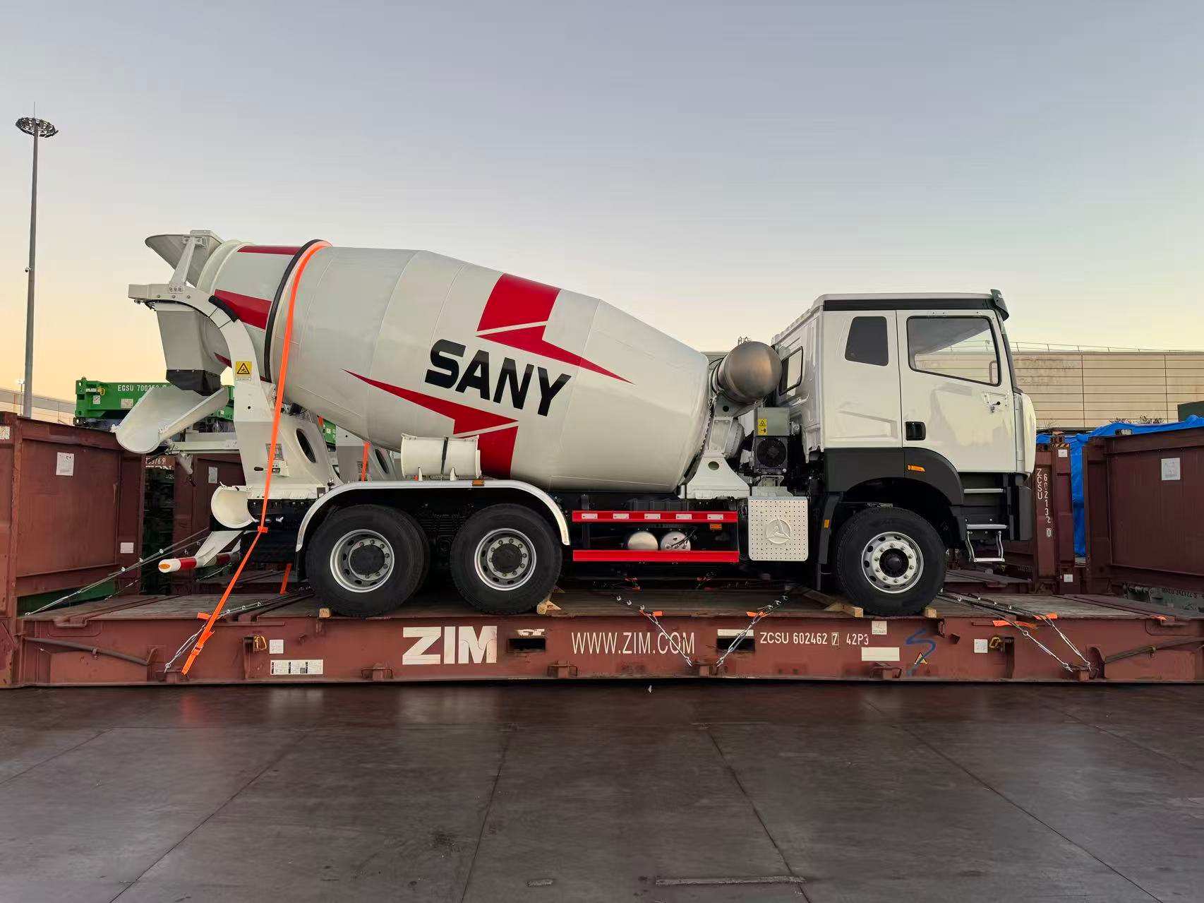 特种车辆装箱（搅拌车）